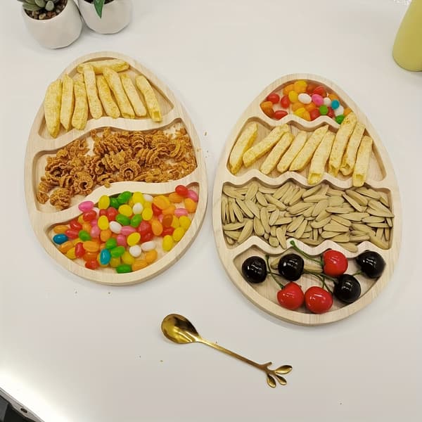 Påskäggsformad serveringsbricka i trä med fack för godis & nötter, dekor Two Waves