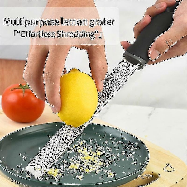Microplane Zester Rivejern i Sort Farve til Citrus, Parmesan, Ingefær, Chokolade og Muskatnød med Fint Blad