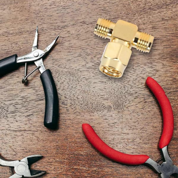 SMA Han til To SMA Hun Triple T RF Adapter Stik 3-vejs Splitter NY
