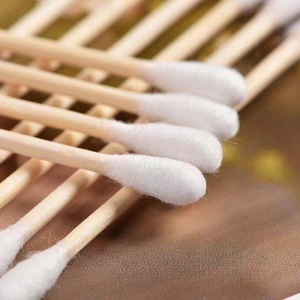 600 kpl bambu-puuvillaisia vanupuikkoja puukahvalla korvien, meikkien ja muun puhdistukseen