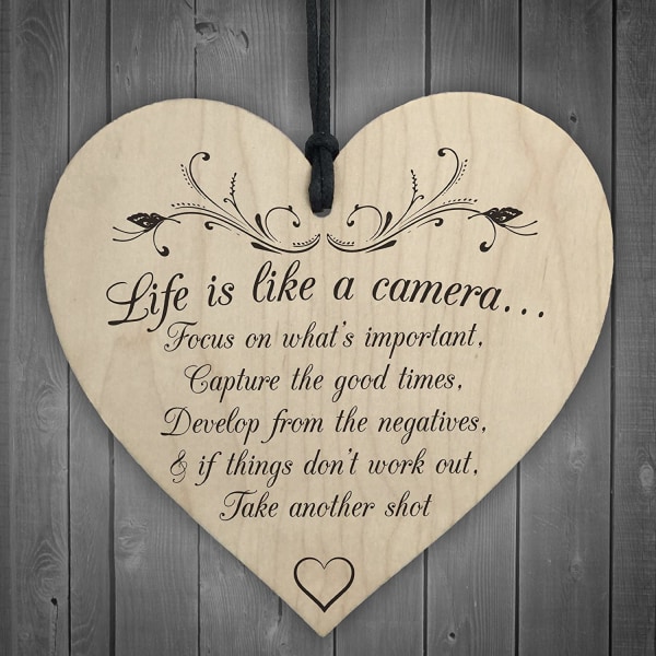 Life is Like A Camera Sign Plaque Gift Shabby Chic Wood Hanging Heart Tak