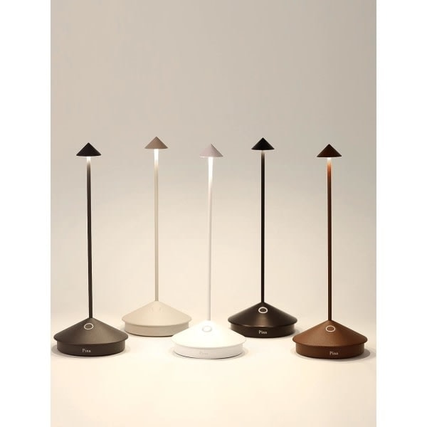 Zafferano Pina Pro - Alumiini - Himmennettävä LED-pöytävalaisin, IP54-suojaus, sisä- ja ulkokäyttöön, pistokejalusta, K29cm, EU-pistoke - Corten-Wellngs