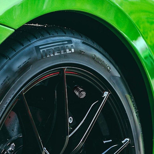 Rengasventtiilin korkit - (5 kpl) Metalliset rengasventtiilin korkit muovisella vuorauksella, vuotamattomat, Amerikan lippu, autoille, kuorma-autoille, moottoripyörille, polkupyörille, mustat