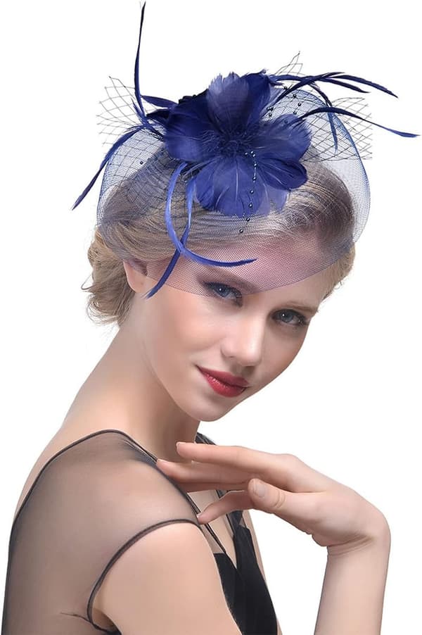 Fascinator-hatt for kvinner med blomst, netting, bånd og fjær, hårbøyle til cocktailfest
