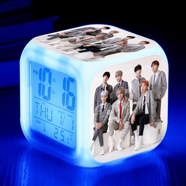 Led Digital Sovrum Väckarklocka Lätt Justerbar Kub Växlarm Med 4 Sided Bts Mjuk Nattljus Stor Skärm Färg Nattljus Klocka 14