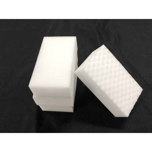 Taikainen sieni Magic Eraser suorittaa taianomaisen tehokkaan puhdistuksen