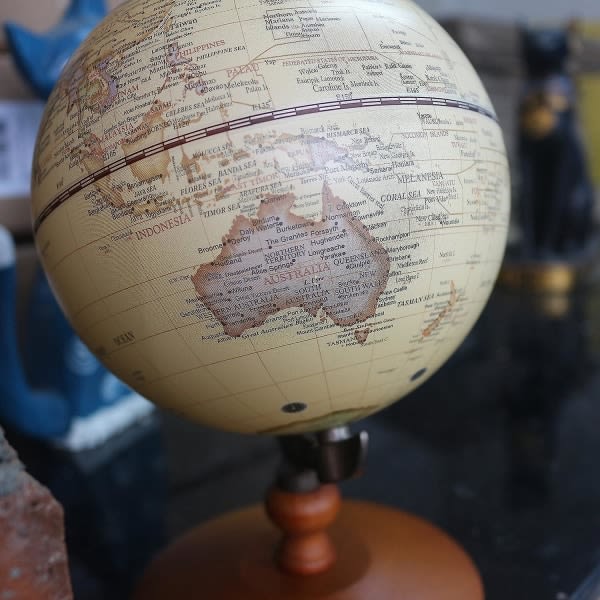 Diameter Liten brun världsklot Dekorativ skrivbordsglob Roterande jord Geografi klot Träbas Utbildningssida