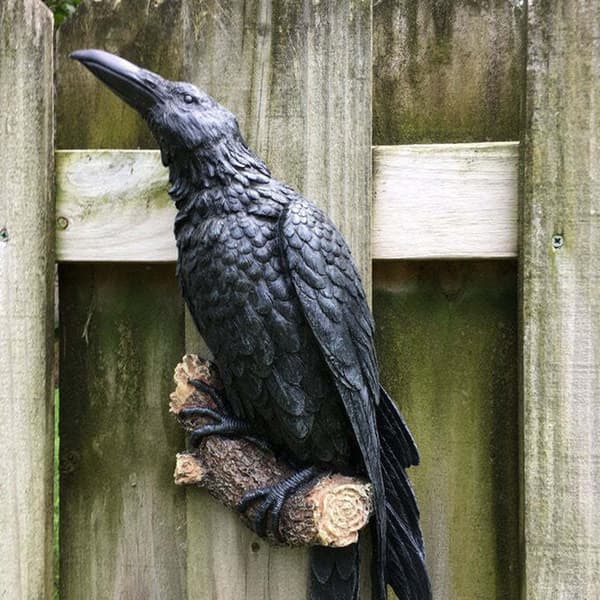The Raven's Perch goottilainen seinäveistos 20x7x6cm