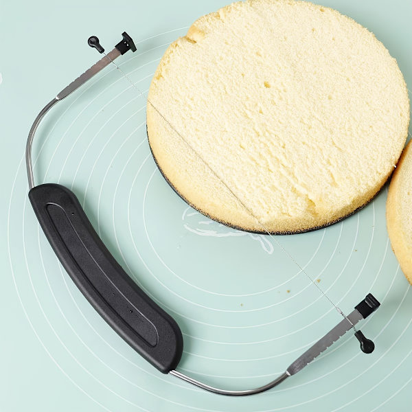 Justerbar kakekutter med rustfritt ståltråd og ergonomisk håndtak