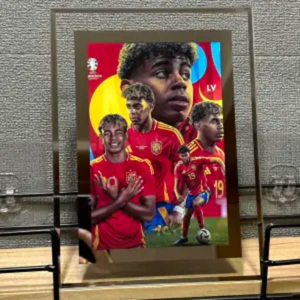 Europeisk Cup Yamal Fotballstjerne Bilde Ramme Dekorativt Maleri med Hjemmelekser Deltakelse i Europacupen som gave til venner, familie og fans! 5 5 inch
