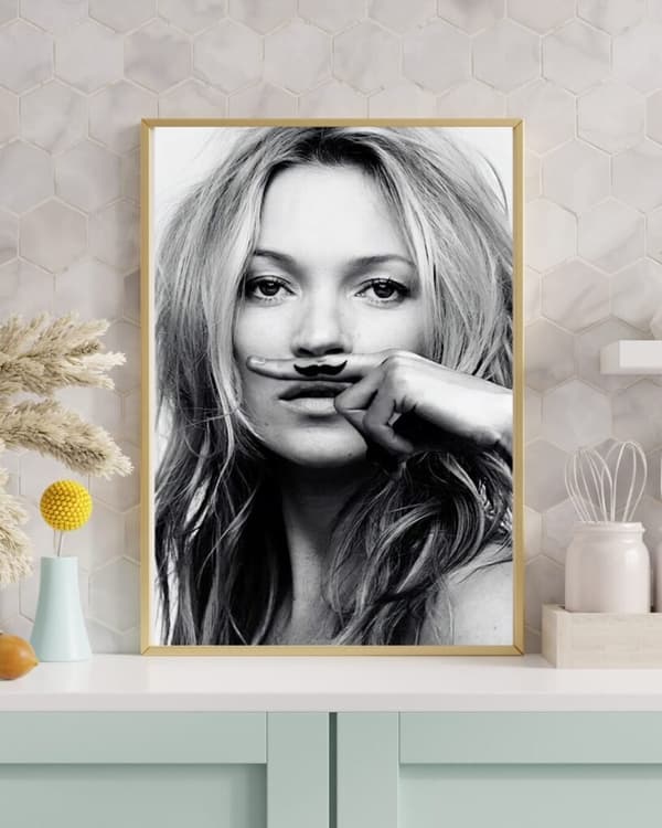 Kate Moss Premium Quality Poster – Stylish and Iconic Wall Art 30x40 cm
