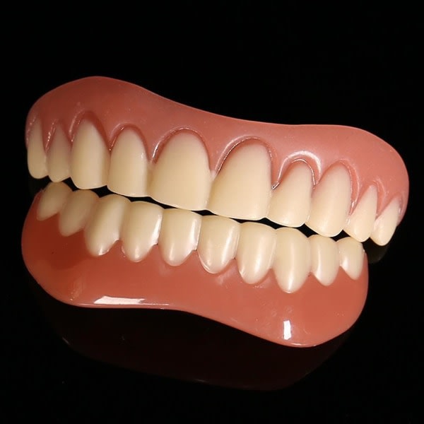 Tekoproteesit Ylä- ja alaleuan hampaat suojaavat hampaitasi ja palauttavat itsevarman hymyn Jb51-3 Yläleuka