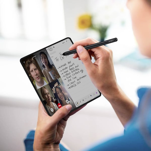 Samsung Galaxy Z Fold 3:n S Pen -kynä kotelolla