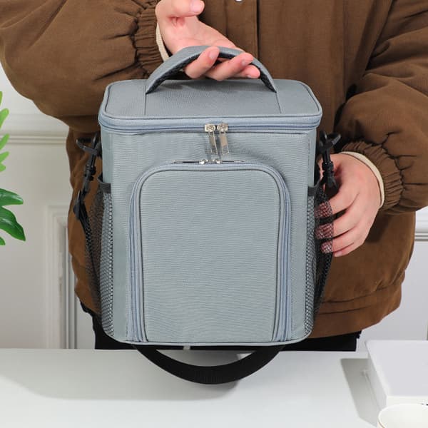 Stor crossbody lunsjveske (mørkegrå)