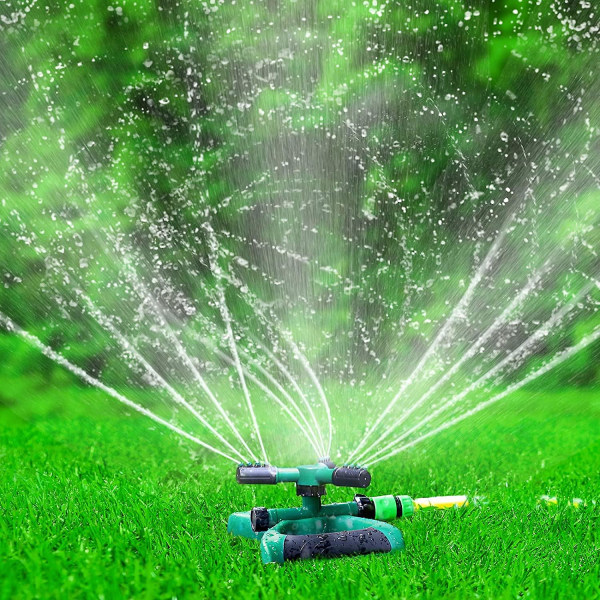 Sprinkleri Pyörivä nurmikon sprinklerit Suuren alueen peittovesisadetin  puutarhapihan nurmikoihin värähtelevä letku be7d | Fyndiq