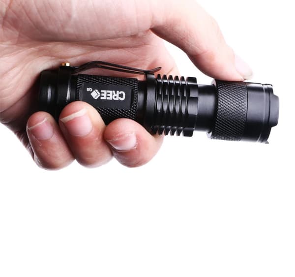 MINI CREE Q5 lommelykt 2000 lumen VANNFAST Svart