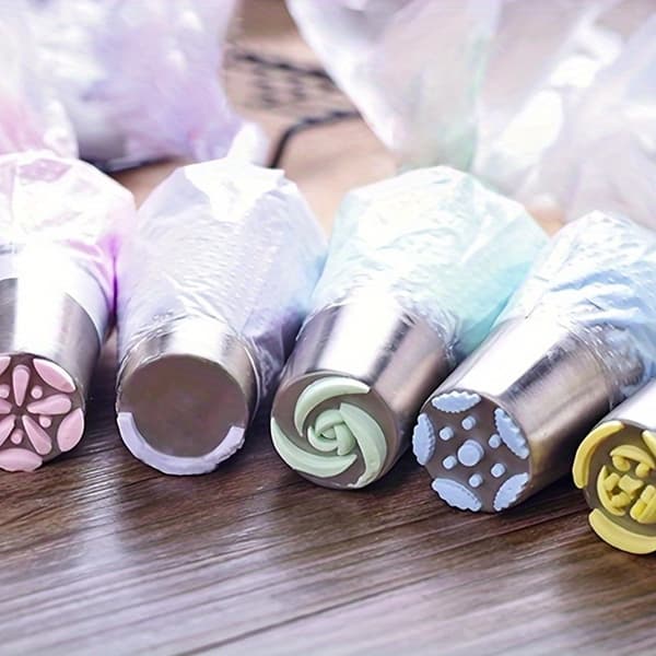 7 stk. Sprøytetippsett i rustfritt stål for cupcakes, kaker og kjeks