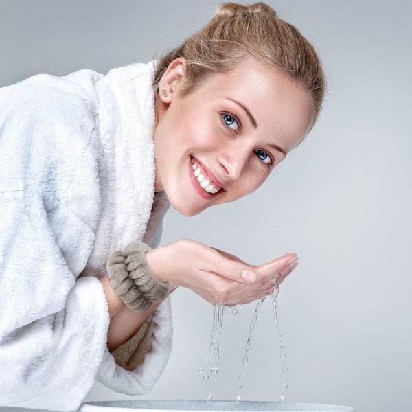 Par håndleddsvaskebånd Mikrofiberhåndklevaskehåndklebånd Armbånd for vask av ansiktet Absorberende armbånd Håndleddsvettebånd for kvinner Jenter