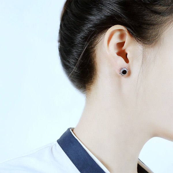 Små silverörhängen med platt baksida Mini solliknande örhängen Diameter 12 mm Hypoallergena unisex örhängen