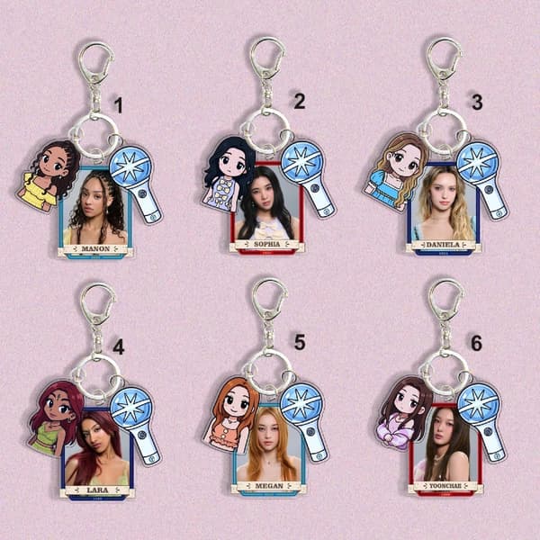 KATSEYE Officiell Akryl Nyckelring Set 6PCS, Medlemshänge för Väskor och Nycklar, K-POP Fansamlarobjekt 3 DANIELA