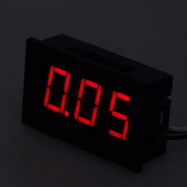 Rødt Digitalt Voltmeter 3.3-30V