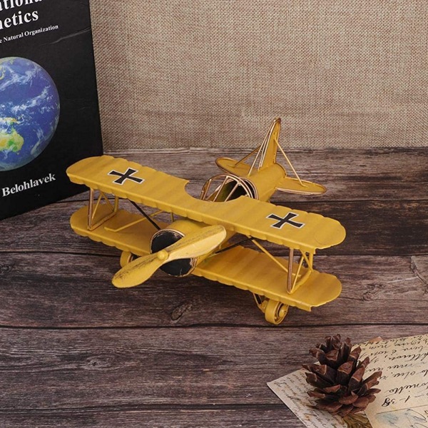 Vintage flymodell, minimetall-biplan-flymodellleker for hjemmedekorasjon Dekorasjon Fotorekvisitter Arbeidsrom Skrivebordsdekorasjon (gul)