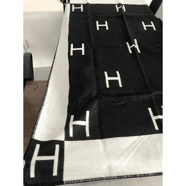 Harmaa Villanäköinen Kashmir-tyyny Sovalle Ruudullinen Peitto Khaki