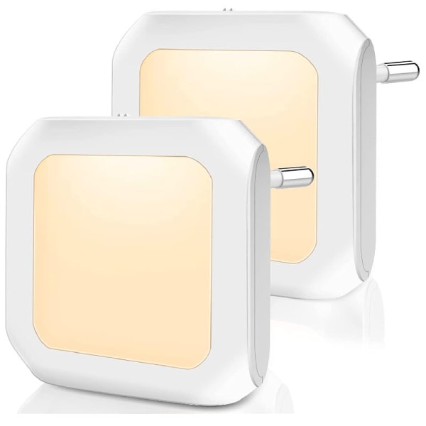 Night light socket with twilight sensor, adjustable brightness