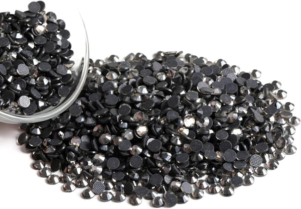 8000 Heta Fixeringar Rhinestones, Sort Diamant, SS6, 1.9-2.1mm til Tøj & Håndværk Sort Diamant Black Diamond SS6