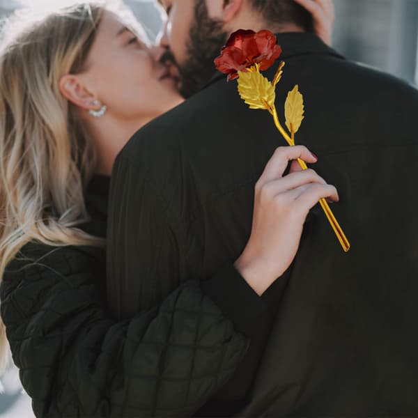 Forgyldte roser er en unik gave til Valentinsdag