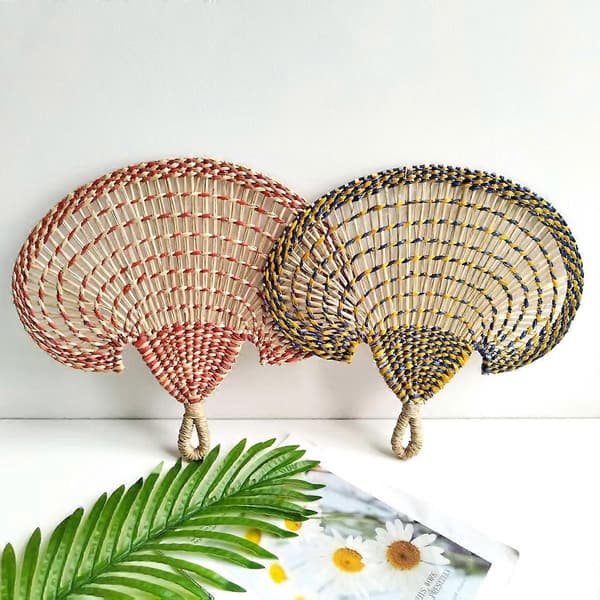 Håndvevde fargerike stråvifter med uthulede design Red yellow 35*33cm