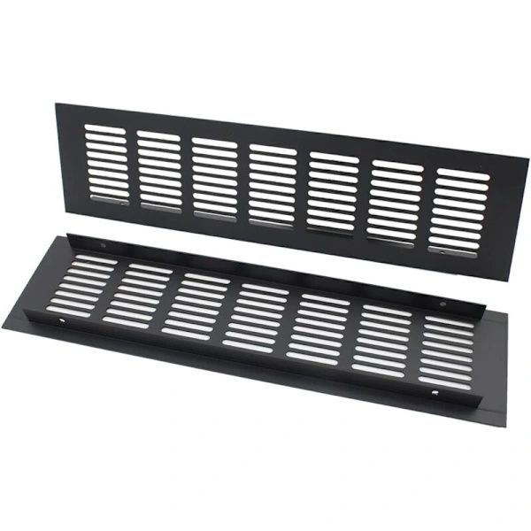 Rektangulære ventilationsgitre, velegnede til 80 × 300 mm ventilationsåbninger.