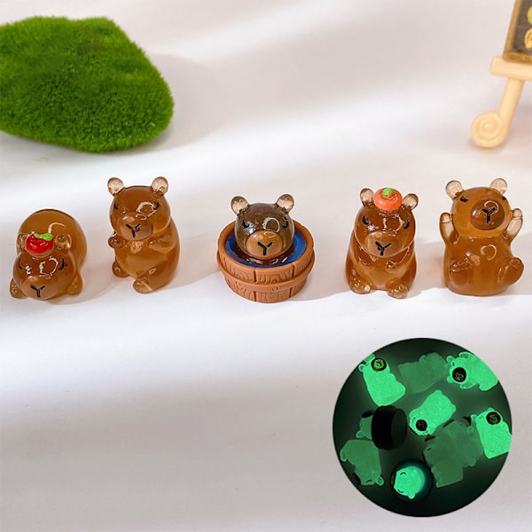2 Styck självlysande Mini Capybara Resin Miniatures Glow At Night Fair
