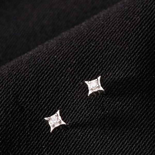 Silverfärgade fyruddiga stjärnörhängen för kvinnor Super Fairy S 1 pair