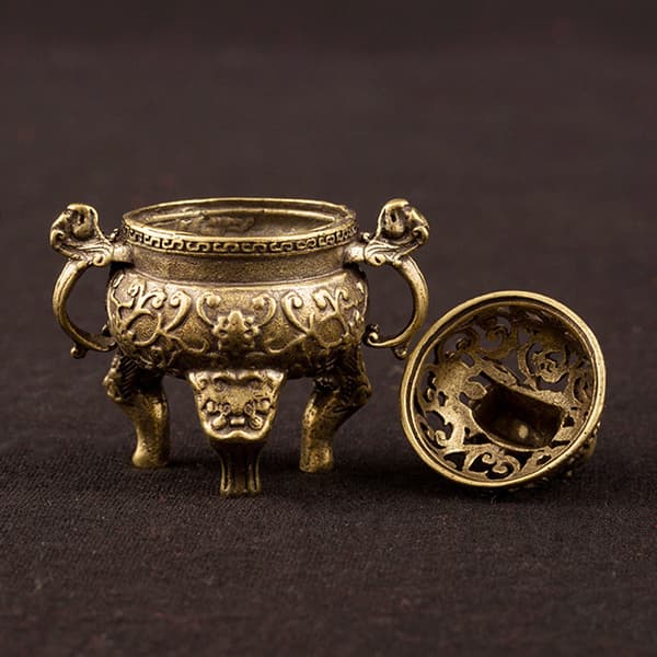 Antik Mässing Tre Ben Qilin Head Ancient Beast Censer Solid