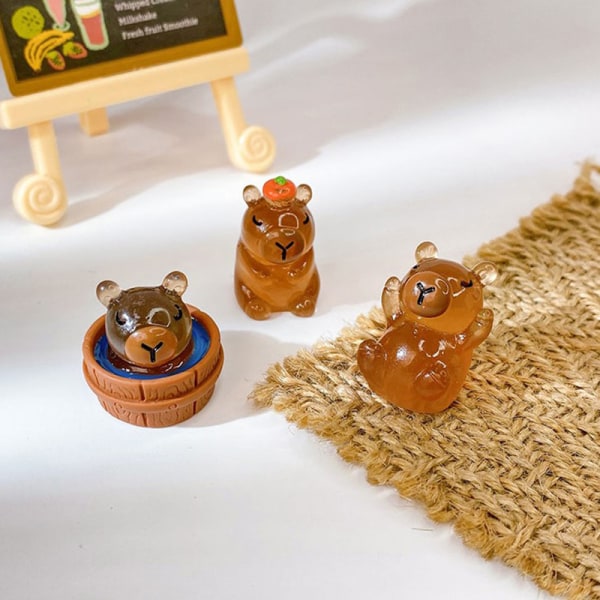 2 Styck självlysande Mini Capybara Resin Miniatures Glow At Night Fair