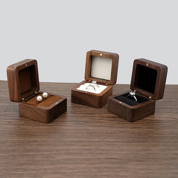 Trä Ring Box Smycken Display Lover Ring Hållare Engagemang Vi B3