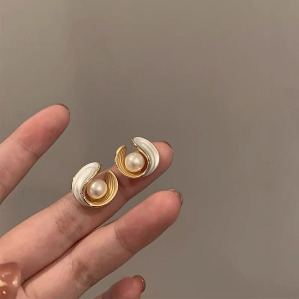 Elegant Woman Pearl Stud örhängen för kvinnor Barock Geometric n 1pair