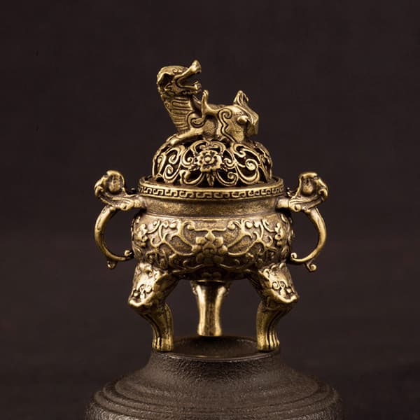 Antik Mässing Tre Ben Qilin Head Ancient Beast Censer Solid