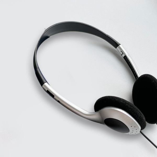 Retro Head-mounted Portable Headset Classic Portable Head-mounted Sports Music MP3 Wired Headphones Headset Photo Props Blue