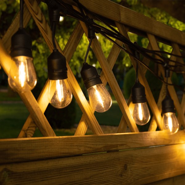 Solcell Ljusslinga utomhus 10 meter med 20 st lampor hängande socklar svart  d679 | Svart | Fyndiq