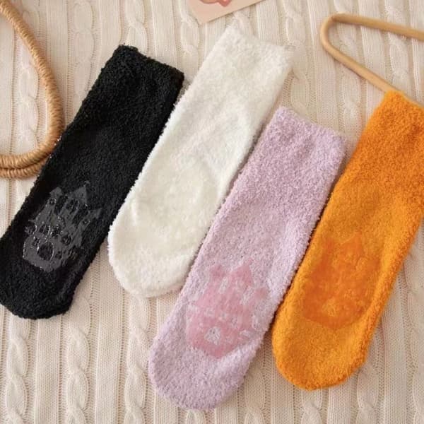 Halloween-serie trendiga damkorallfleece-strumpor höst- och vinterstil varma tjocka golvstrumpor sovstrumpor (5 st)