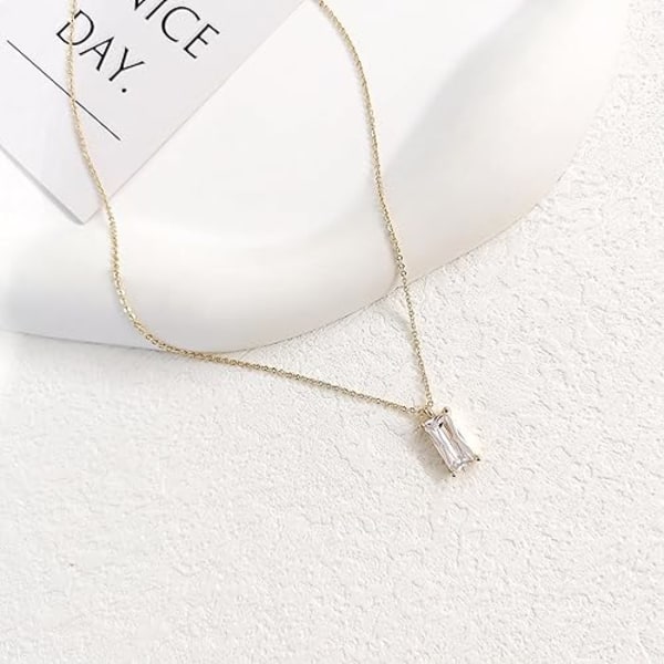 Diamanthänge Guldhalsband för Kvinnor, Fint 18k Guldpläterat Chokerhalsband Enkla Guldsmycken Presenter för Kvinnor Flickor