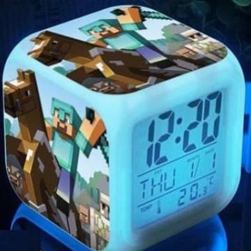Färgglad väckarklocka med ljuseffekter för sovrummet - Anime-inspirerad design 15