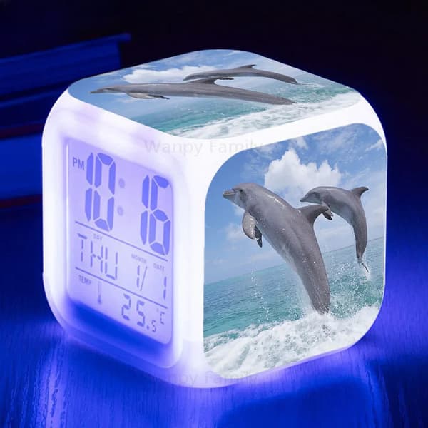 Fargerik vekkerklokke med lyseffekter til soverommet - Anime-inspirert design 15