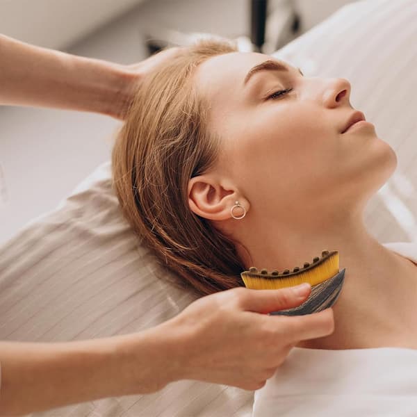 Tør børste til ansigtet til lymfedrænage massage reducerer hævelser og træthed med ergonomisk design og opbevaringspose
