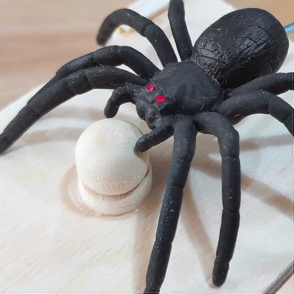 Prank Spider Överraskningslåda Gummispindel Prank Box Knepig Spindel Trälåda