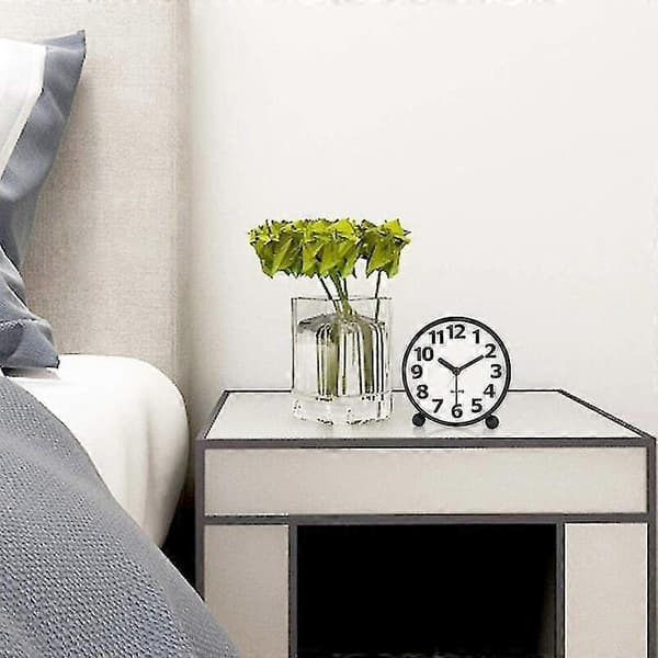 Silent Analog Alarm Clock, Black Metal Large 3D Numerals, Tick-Free Table Clock With Night Light Bedside Lamp 10.8cm
