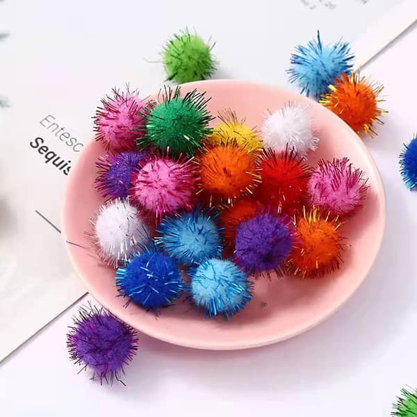 3 cm Fuzzy Glitter Pompom Bolde til Indendørs Katte - Glitrende Legebolde med Lametta til Killinger, Ikke-Giftige Katte Jagtlegetøj, 60-Pak
