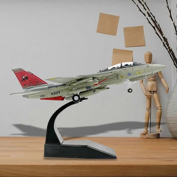 Støbt Model 1/100 Skala F 14 Fly Simulationsjagerfly med Base til Hjemmecaféer Luftfartsminde